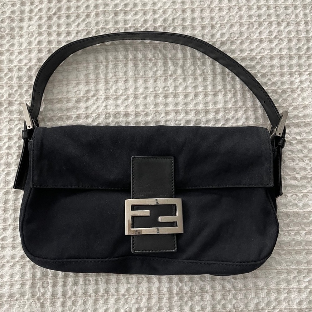[SOLD] Fendi baguette shoulder bag